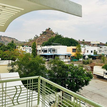 Private & Elegant 3Bhk Villa, Hillside Hideaway, 10 Mins From Mh Bus Stand ออรังกาบัด ภายนอก รูปภาพ