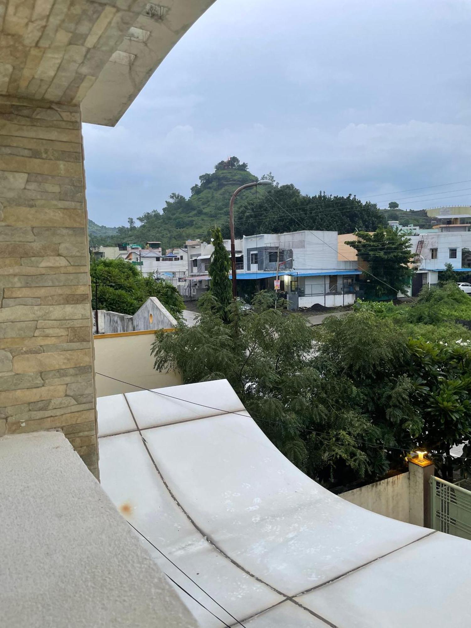 Private & Elegant 3Bhk Villa, Hillside Hideaway, 10 Mins From Mh Bus Stand ออรังกาบัด ภายนอก รูปภาพ